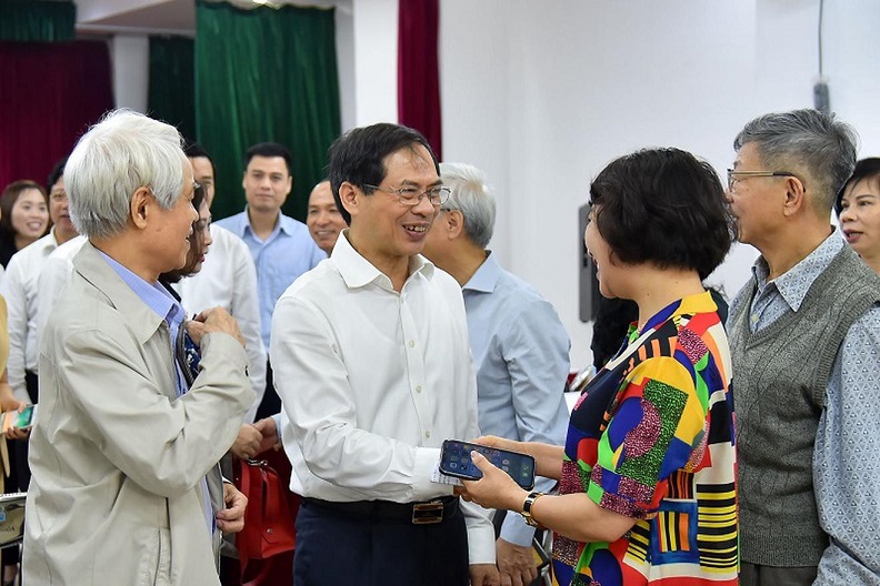 Cử tri nơi cư trú tín nhiệm giới thiệu ông Bùi Thanh Sơn ứng cử đại biểu Quốc hội khóa XV