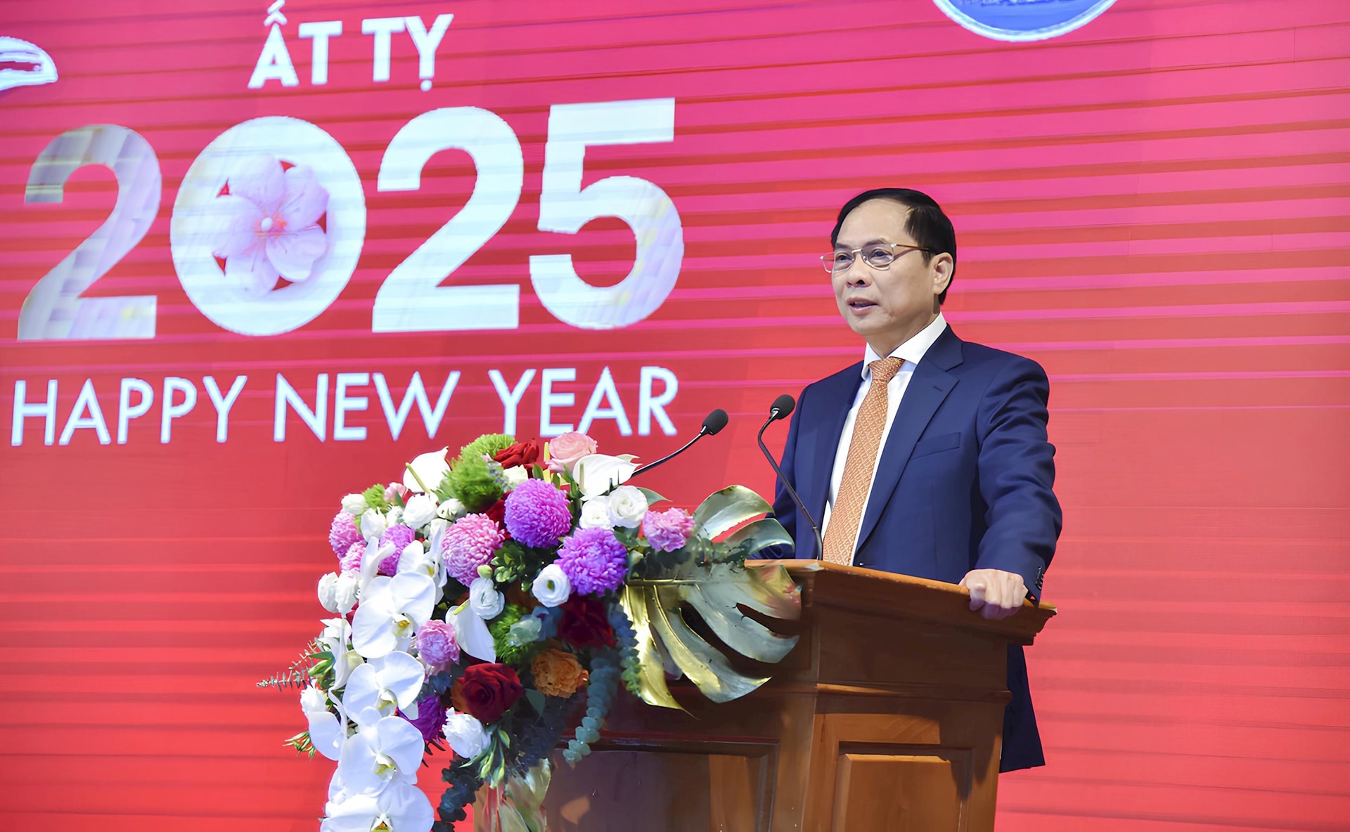 Phó Thủ tướng Bùi Thanh Sơn: Báo chí chung tay kể &#34;câu chuyện Việt Nam&#34; đẹp và đáng tự hào