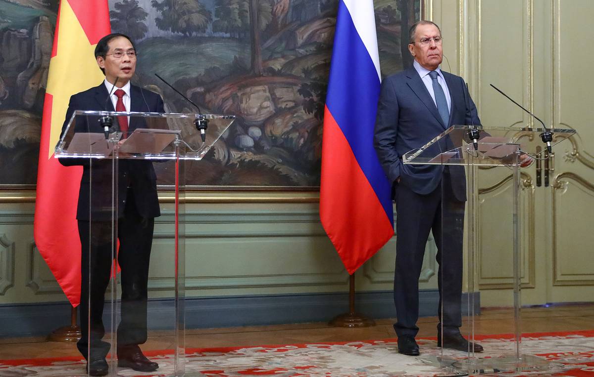 Phát biểu của Bộ trưởng Ngoại giao Bùi Thanh Sơn với báo chí sau Hội đàm với Bộ trưởng Ngoại giao Nga S. Lavrov ​