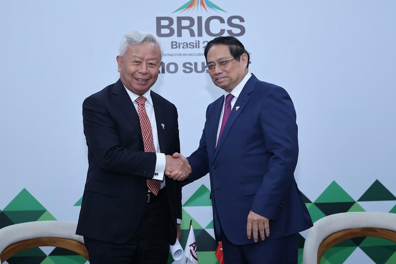 Thủ tướng Phạm Minh Chính tiếp Chủ tịch Ngân hàng Đầu tư Hạ tầng Châu Á (AIIB)