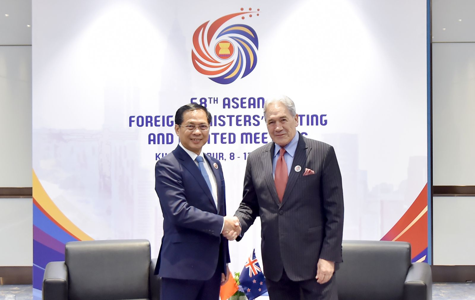 Phó Thủ tướng, Bộ trưởng Ngoại giao Bùi Thanh Sơn gặp Bộ trưởng Ngoại giao New Zealand